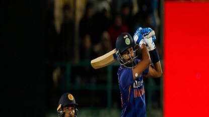 ৭৪ রানের অপরাজিত ইনিংস খেললেন শ্রেয়স আইয়ার ৭৪ রানের অপরাজিত ইনিংস খেললেন শ্রেয়স আইয়ার