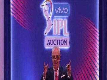 Auctioner Hugh Edmeades fall sick during bidding in IPL 2022 Acuction 