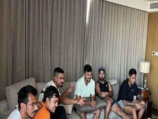 টিভিতে নিলাম দেখাতে আটকে ঈশান, চাহালরা! ছবি দিলেন রোহিত