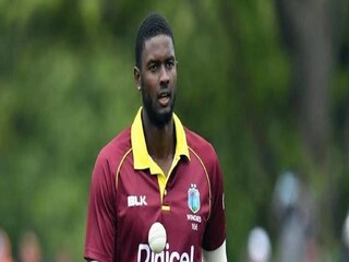 রাসেলের পাশে কেকেআর জার্সিতে দেখা যেতে পারে হোল্ডারকে