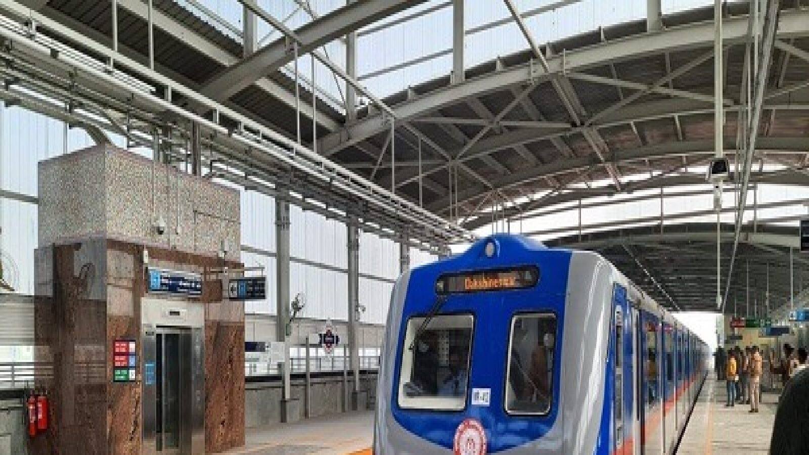 কেন্দ্রের দুই দফতরের মধ্যে দড়ি টানাটানি, ফের সংশয়ে এসপ্ল্যানেড অংশে মেট্রোর কাজ কেন্দ্রের দুই দফতরের মধ্যে দড়ি টানাটানি, ফের সংশয়ে এসপ্ল্যানেড অংশে মেট্রোর কাজ