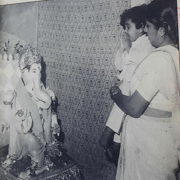 ১৯৬৩ সালে লতা শচিন দেব বর্মনের সঙ্গে বেশ কিছু বিখ্যাত গান উপহার দেন।  এসডি বর্মনের সুরে &quot;আজ ফির জিনে কি তামান্না হ্যায়&quot;, &quot;গাতা রহে মেরা দিল&quot; এবং গাইড সিনেমার &quot;পিয়া তোসে&quot;, &quot;হোঁঠো পে অ্যায়সি বাত&quot; সহ বেশ কয়েকটি জনপ্রিয় গান রেকর্ড করেন।