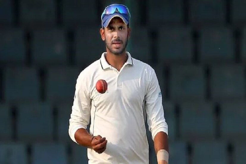 প্রাক্তন বাংলার অধিনায়ক মনোজ তিওয়ারি (Manoj Tiwary)  আইপিএল ২০২২ মেগা নিলামে ৫০ লক্ষের নিলামে নাম লিখিয়েছেন৷  তিনি ১৬৯৫ রান করেছেন, যার মধ্যে ৭ অর্ধশতক রয়েছে এবং তাঁর নামে একটি উইকেটও রয়েছে। মনোজ তিওয়ারি (Manoj Tiwary)  শেষবার আইপিএল ২০১৮তে পঞ্জাবের হয়ে খেলেছিলেন৷ আন্তর্জাতিক ক্রিকেট থেকে অবসর নেওয়ার পর থেকে, তিওয়ারি রাজনীতিতে যোগ দিয়েছেন এবং পশ্চিমবঙ্গের বর্তমান ক্রীড়ামন্ত্রী৷ এই বছরের শুরুর দিকে রনজি ট্রফি খেলবেন জানিয়েছিলেন আর তাঁর ২১ জনের দলের নামও ছিল৷