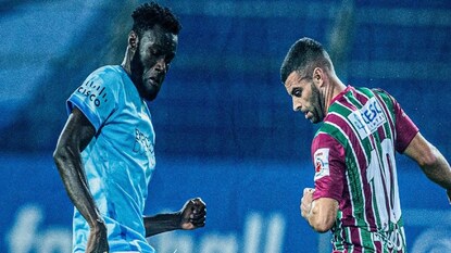 মুম্বই সিটির বিরুদ্ধে এটিকে মোহনবাগানের হুগো বুমু মুম্বই সিটির বিরুদ্ধে এটিকে মোহনবাগানের হুগো বুমু