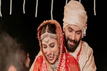 বিয়ের পরে আয়েশ করে খিচুড়ি-বেগুনভাজার স্বাদে বুঁদ মৌনী বিয়ের পরে আয়েশ করে খিচুড়ি-বেগুনভাজার স্বাদে বুঁদ মৌনী