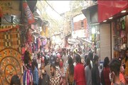 ৬০ বছরের ঐতিহ্যবাহী এই বাজার কি এ বার আধুনিকতার ছোঁয়া পাবে? প্রশ্ন ব্যবসায়ীদের