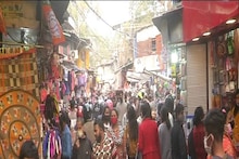 ৬০ বছরের ঐতিহ্যবাহী এই বাজার কি এ বার আধুনিকতার ছোঁয়া পাবে? প্রশ্ন ব্যবসায়ীদের