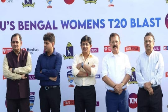 একাধিক প্রশ্নের উত্তর খুঁজতে গিয়ে উঠে আসছে একাধিক ইস্যু