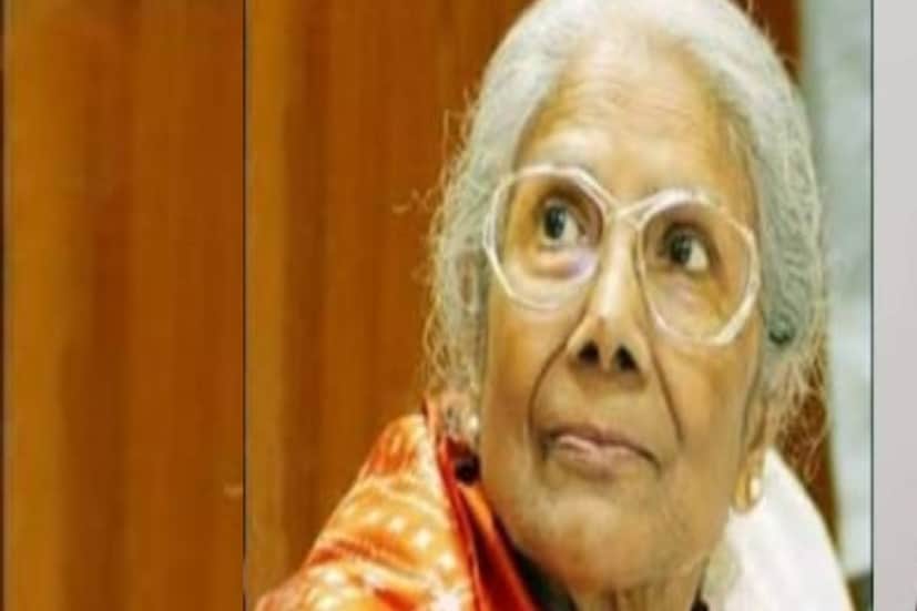 জীবনের শেষ দিন অবধি ছিলেন বাংলা সঙ্গীত জগতের অভিভাবক হয়ে৷ দীর্ঘ দিন বন্ধ করে দিয়েছিলেন প্রকাশ্য অনুষ্ঠানে সঙ্গীত পরিবেশন৷ তবে যোগাযোগ নিবিড় ছিল তরুণ প্রজন্মের সঙ্গে৷ তাঁদের গান নিয়মিত শুনতে৷ ভাল লাগার কথা জানাতেন ফোন করে৷ রূপঙ্কর, লোপামুদ্রা মিত্র থেকে রূপম ইসলাম, তাঁর ফোন পেয়ে শ্রদ্ধা ও ভালবাসায় নতজানু হয়েছেন৷ মহীরুহসহ এই সঙ্গীতসাধিকার প্রয়াণে আরও সুরহীন হয়ে পড়ল সপ্তসুরের জগৎ৷ 