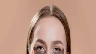 এখানে কয়েকটি আয়ুর্বেদিক টিপস রয়েছে যা আপনাকে প্রাকৃতিকভাবে উজ্জ্বল স্বাস্থ্যকর ত্বক তৈরি করতে সহায়তা করবে। আয়ুর্বেদিক স্কিনকেয়ার রুটিনের প্রথম প্রাথমিক ধাপ হল আপনার ত্বকের ধরন বোঝা এবং দোষ খুঁজে বের করা। 