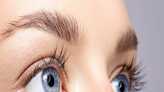 কিন্তু উল্টোদিকে যদি কোনও মহিলার ক্ষেত্রে এমনটা হয় তা কিন্তু তার জন্য মোটেই ভালো নয়। কোনও মহিলার যদি ডান চোখ ফড়ফড় করে তবে তা অশুভ সঙ্কেত হয় তাঁর জন্য। বিশ্বাস করা হয়, এই ধরণের চোখ কাঁপা ওই মহিলার জন্য খারাপ ইঙ্গিত বহন করে আনে। মনে করা হয় যে ওই মহিলার কাজ বিগড়োতে পারে বা কোনও বিঘ্ন ঘটতে পারে আগামী দিনে। কিন্তু উল্টোদিকে যদি কোনও মহিলার ক্ষেত্রে এমনটা হয় তা কিন্তু তার জন্য মোটেই ভালো নয়। কোনও মহিলার যদি ডান চোখ ফড়ফড় করে তবে তা অশুভ সঙ্কেত হয় তাঁর জন্য। বিশ্বাস করা হয়, এই ধরণের চোখ কাঁপা ওই মহিলার জন্য খারাপ ইঙ্গিত বহন করে আনে। মনে করা হয় যে ওই মহিলার কাজ বিগড়োতে পারে বা কোনও বিঘ্ন ঘটতে পারে আগামী দিনে।