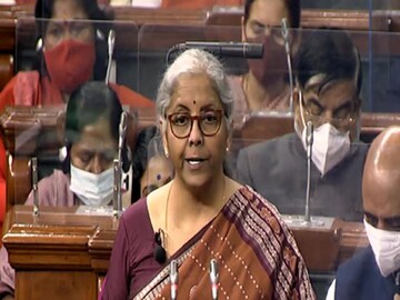 বাজেট পেশ করছেন নির্মলা সীতারমণ৷ Photo- ANI