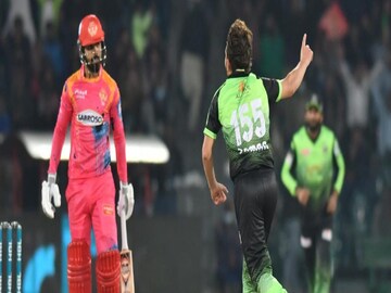 শেষ ওভারের জয়ে পিএসএল ফাইনালে মুলতানের মুখোমুখি লাহোর কালান্দর্স