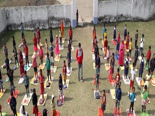 পাড়ায় শিক্ষালয়ের প্রথম দিনেই দারুণ সাড়া৷ 