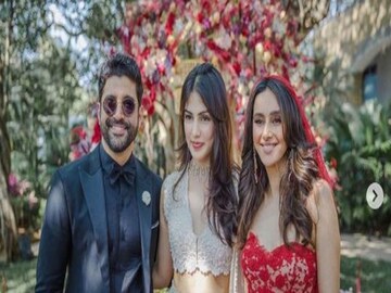 Rhea Chakraborty on Shibani Dandekar
