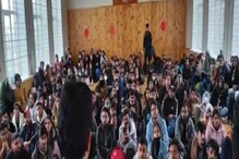 ইউক্রেনে আটকে হাজার হাজার ভারতীয় পড়ুয়া, ডাক্তারি পড়তে এই দেশ কেন এত জনপ্রিয়? ইউক্রেনে আটকে হাজার হাজার ভারতীয় পড়ুয়া, ডাক্তারি পড়তে এই দেশ কেন এত জনপ্রিয়?
