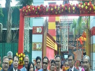 ইস্টবেঙ্গল ক্লাবের উপস্থিত ছিলেন বাংলাদেশের বসুন্ধরা গ্রুপের কর্তারা