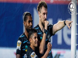 পুষ্পা সিপোভিচ' হারিয়ে দিলেন ইস্টবেঙ্গলকে
