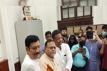 এগিয়ে সব্যসাচী, কৃষ্ণা, বিধাননগরে গণনা শুরুর আগেই ঢাক-ঢোল বাজিয়ে উৎসবে তৃণমূল এগিয়ে সব্যসাচী, কৃষ্ণা, বিধাননগরে গণনা শুরুর আগেই ঢাক-ঢোল বাজিয়ে উৎসবে তৃণমূল