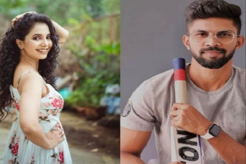 তিনিও একজন জনপ্রিয় অভিনেত্রী (Actress) নাম সায়লী সঞ্জীব (Sayali Sanjeev)৷ তিনি 9x Jhakaas Top Contestএ টপ কনটেস্ট টপ ১০ বেস্ট হিরোইনও ছিলেন৷ রতুরাজ গায়কোয়াড়ের (Ruturaj Gaikawad) সঙ্গে সায়ালী সঞ্জীবের প্রেমের সমীকরণ একেবারে খোলা খাতার মতো৷