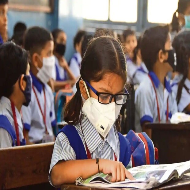 শিক্ষাবিভাগের প্রধান ভূষণ সাওয়াইকার জানিয়েছেন, যেহেতু রাজ্যে কোভিড আক্রান্তের সংখ্য়া দিন দিন হ্রাস পাচ্ছে, তাই ২১ ফেব্রুয়ারি থেকে প্রথম থেকে দ্বাদশ শ্রেণি পর্যন্ত সমস্ত শিক্ষাপ্রতিষ্ঠান পুনরায় চালু করার  সিদ্ধান্ত নিয়েছে কর্তৃপক্ষ।