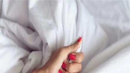 অনেক মানুষ এমনও আছেন যাঁরা সঙ্গমের সময়ে পারিপার্শ্বিক অন্য চিন্তা নিয়ে ব্যস্ত থাকেন৷ ফলে উপভোগ করাটাও তাঁদের পক্শে সম্পূর্ণ সম্ভব হয় না৷ সমাধান তখনই সম্ভব যখন আপনি কারণ জানতে পারবেন । আলোচনার মাধ্যমে অনেক সমাধান হয়ে যায়। তবে মনোবিদের পরামর্শ নেওয়া সব সময়ে জরুরি। অনেক মানুষ এমনও আছেন যাঁরা সঙ্গমের সময়ে পারিপার্শ্বিক অন্য চিন্তা নিয়ে ব্যস্ত থাকেন৷ ফলে উপভোগ করাটাও তাঁদের পক্শে সম্পূর্ণ সম্ভব হয় না৷ সমাধান তখনই সম্ভব যখন আপনি কারণ জানতে পারবেন । আলোচনার মাধ্যমে অনেক সমাধান হয়ে যায়। তবে মনোবিদের পরামর্শ নেওয়া সব সময়ে জরুরি।