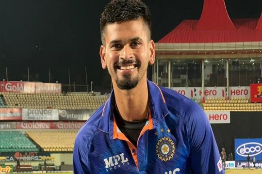 শ্রীলংকার বিরুদ্ধে জোড়া পুরস্কার নিয়ে শ্রেয়স আইয়ার