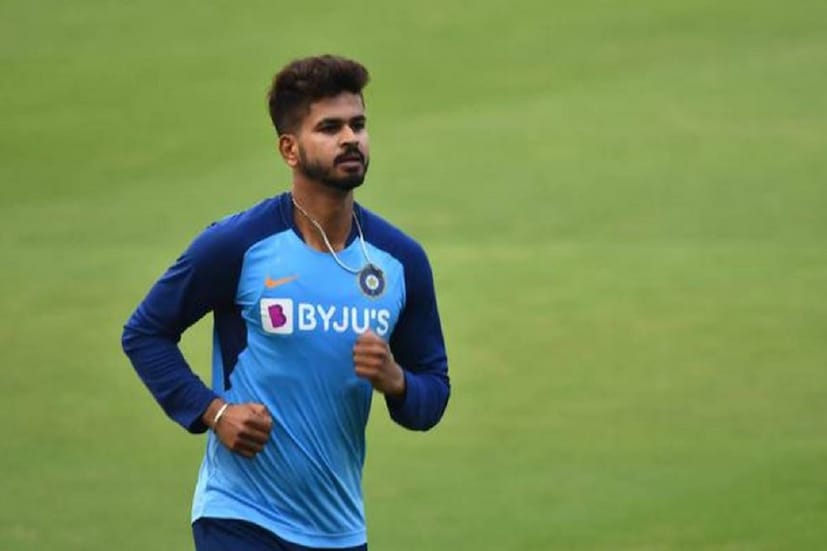 শ্রেয়স আইয়ারকে (Shreyash Iyer) নিয়ে প্রত্যাশামতোই দড়ি টানাটানি৷ একাধিক দল ঝাঁপায় তাঁকে নিতে৷ কেকেআর , দিল্লির জোর টানাটানি৷ পরে গুজরাত নামে লড়াইতে৷ প্রথম প্লেয়ার  যিনি দুই অঙ্কের সংখ্যা পেরোলেন৷ (KKR)৷ ১২.৫ কোটিতে শ্রেয়স আইয়ার এলেন কলকাতায়৷ নাইট রাইডার্সের নতুন অধিনায়ক৷ 