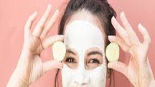 যে যে উপাদান লাগবে:

চার টেবিল চামচ দুধ, এক টেবিল চামচ মধু, দুই টেবিল চামচ লেবুর রস। প্রশ্ন করা যেতে পারে যে বাড়িতে প্রাকৃতিক উপায়ে ব্লিচ তৈরি করার সময় এই উপাদানগুলি কেন বেছে নেওয়া হল? প্রথমেই আসা যাক দুধের কথায়। দুধের মধ্যে আছে ল্যাকটিক অ্যাসিড। যা ত্বক পরিষ্কার করে এবং মুখ থেকে মৃত কোষ সরিয়ে দেয়। তাই ব্লিচ করার জন্য দুধ বেছে নেওয়া হয়েছে একটি জরুরি উপাদান হিসাবে। 