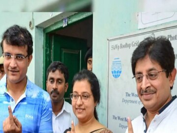 BCCI president sourav ganguly's elder brother snehasis Ganguly slams wriddhiman saha- Photo-PTI 