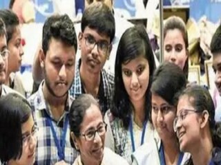 মমতা বন্দ্যোপাধ্যায়ের স্টুডেন্ট ক্রেডিট কার্ড বিতরণ