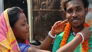 স্ত্রীয়ের সঙ্গে তারকনাথ ধীবর। নিজস্ব চিত্র স্ত্রীয়ের সঙ্গে তারকনাথ ধীবর। নিজস্ব চিত্র