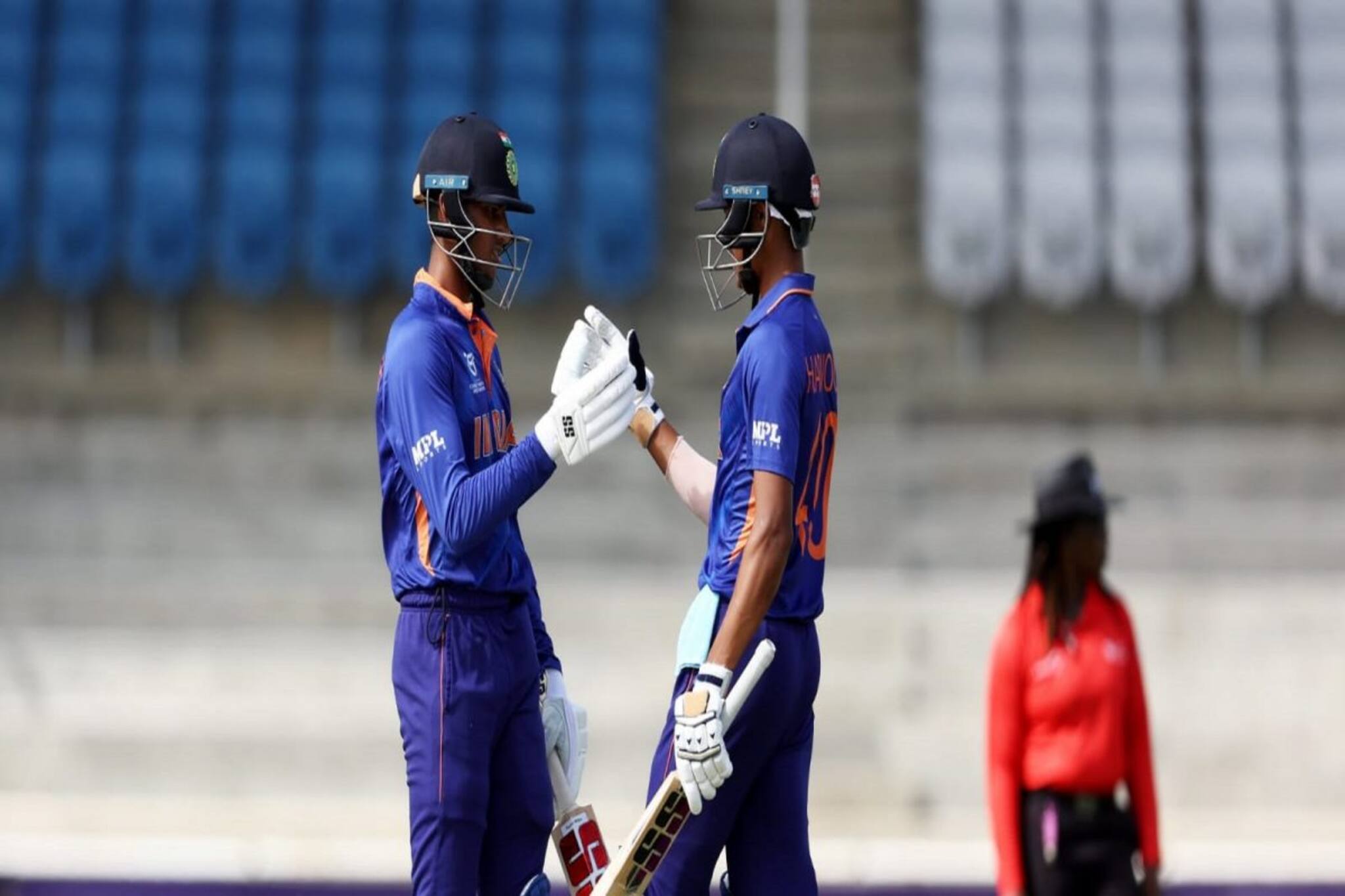 ফাইনালে প্রথমে ব্যাটিং পেলে কত রানের লক্ষ্যমাত্রা বেঁধে দিলেন লক্ষণ?