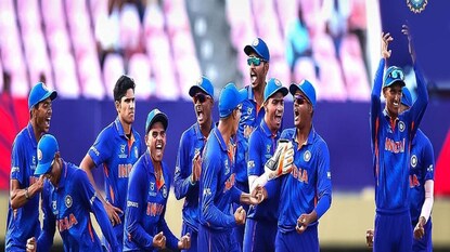 পঞ্চম বার চ্যাম্পিয়নের স্বাদ পাওয়ার পর টিম ইন্ডিয়া পঞ্চম বার চ্যাম্পিয়নের স্বাদ পাওয়ার পর টিম ইন্ডিয়া