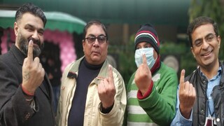 বেশ কিছু আকর্ষণীয়, জনপ্রিয় প্রার্থীর ভোটের ভাগ্য বাক্সবন্দী হতে চলেছে আজ। 