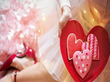 5 Fun Ideas to Celebrate Valentine's Day for Singles
