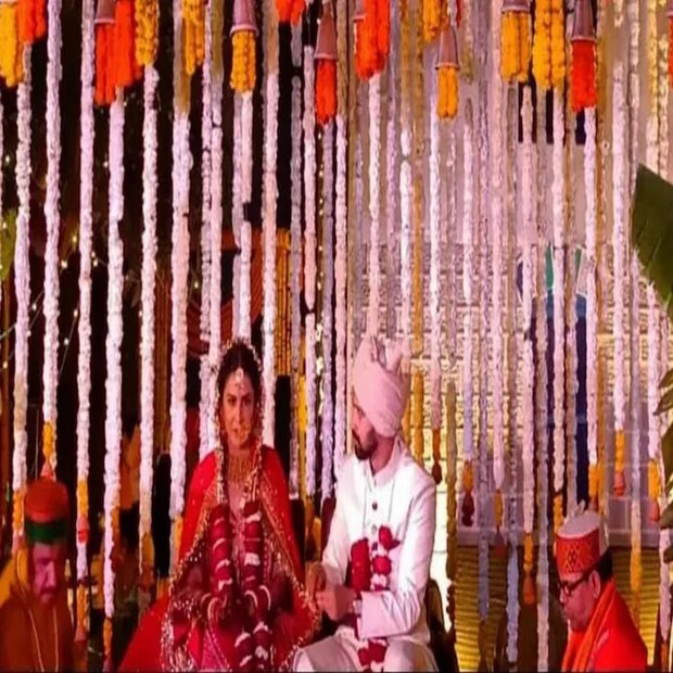 প্রেম দিবসেই তাঁদের ভালবাসার পরিণতি দেবেন, এমনটা কিছুদিন আগেই ঠিক করেছিলেন তাঁরা!