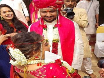 Viral Video: desi couple dances to pushpa song oo antava during varmala ceremony- Photo Courtesy- Instagram/ Video Grab 