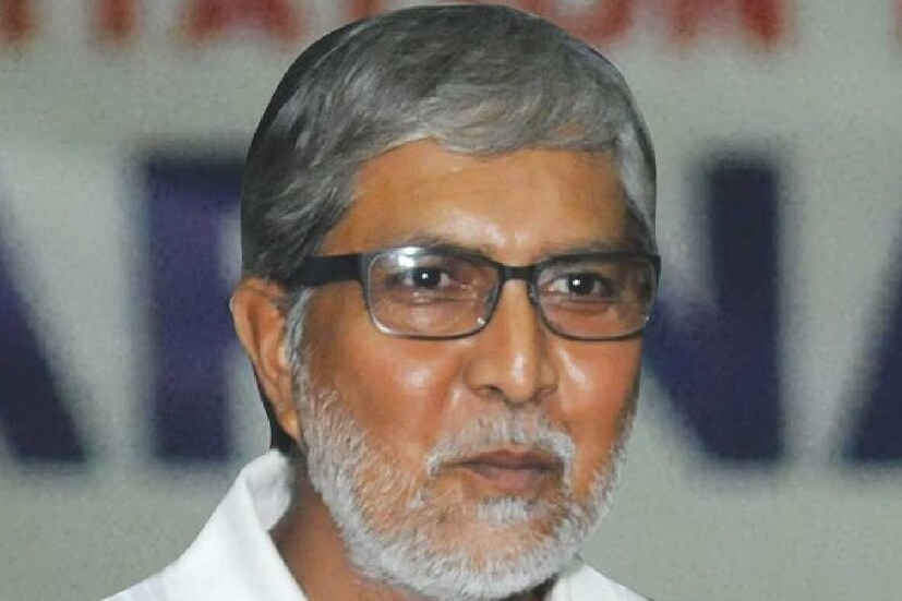 সত্তর বছর বয়সে এসে লড়াইয়ে ইতি টানলেন তিনি। ঠিক সেভাবে, যেভাবে তিনি একদিন দুম করে অবসর ঘোষণা করেছিলেন। অবসরের সময় তখনও হয়নি। তবুও তিনি বুটজোড়া তুলে রেখেছিলেন। কর্তাদের সঙ্গে মনোমালিন্যের জন্য  ওরকম সিদ্ধান্ত নিয়েছিলেন সুরজিত্ সেনগুপ্ত। বলেন অনেকে। আসলে গোটা জীবনে বিতর্ক থেকে দূরে থেকেছেন তিনি। কারও সঙ্গে দুর্ব্যবহার তাঁর চরিত্রে ছিল না।