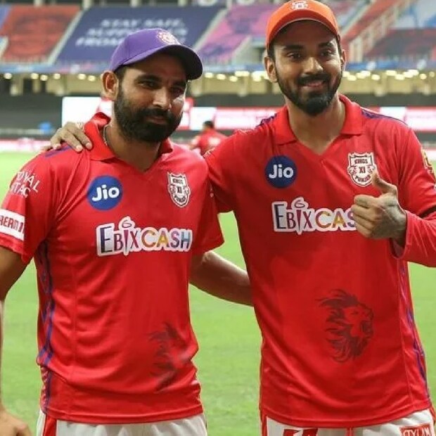নিলামে শেষ পর্যন্ত শামির দাম উঠল ৬.২৫ কোটি টাকা। আইপিএল ২০২২-এ শামিকে দেখা যাবে গুজরাট টাইটানসের জার্সি গায়ে।