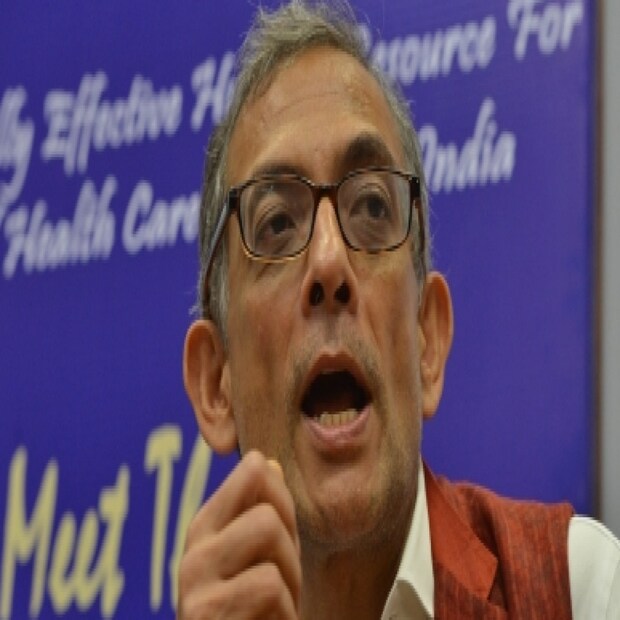 বহু স্বনামধন্য় লেখক-সাহিত্য়িক উপস্থিত ছিলেন এই অনুষ্ঠানে। বক্তব্য় রাখেন নোবেল পুরস্কার বিজয়ী অর্থনীতিবিদ অভিজিৎ বিনায়ক বন্দ্য়োপাধ্য়ায়ও।