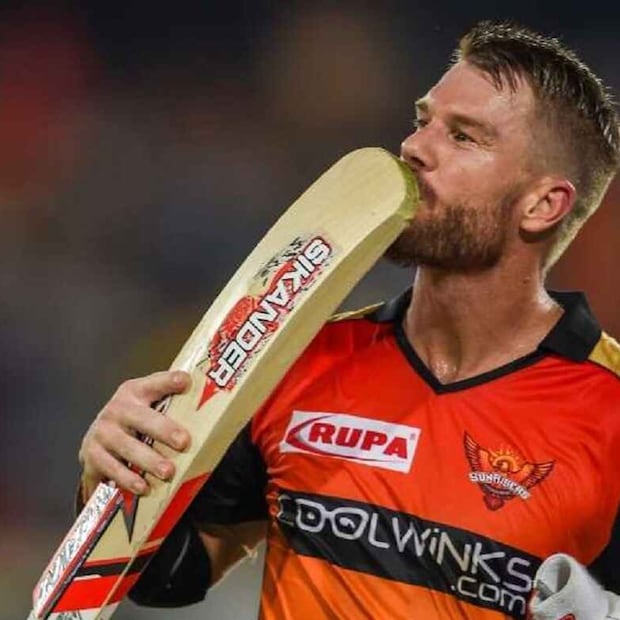 ডেভিড ওয়ার্নারের মতো মারকুটে ওপেনারকে কোনও দল রিটেইন করবে না, এটা ক্রিকেটভক্তদের কাছে অবিশ্বাস্য লেগেছিল। তবে শেষমেশ অন্য দলের হয়ে এবার খেলবেন অজি ওপেনার।