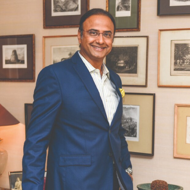 চারু শর্মা আরও বলছিলেন, আইপিএলের  নিলাম মঞ্চ বহু মানুষের জীবন গড়ে দেয়। তবে যাদের জন্য কেউ দর হাঁকায় না, তাঁদের কথা ভেবে খারাপ লাগে। যেমন নেপালের সন্দীপ লামিছানের কথা ভেবে খারাপ লাগছে। নিলাম এক টাকার হোক বা এক বিলিয়ন ডলারের, আমার কাজ সেটা পরিচালনা করা। এটুক ভেবেই মাঠে নেমে পড়েছিলাম।