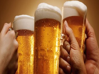 গরমে রাজকোষ ভরাচ্ছে 
 Beer 
প্রতীকী ছবি। 