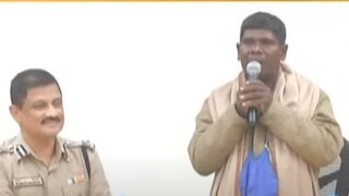 ভুবন বাদ্যকারকে বিশেষ সম্মান রাজ্য পুলিশের! 'কাঁচা বাদাম' গেয়ে শোনালেন পুলিশ কর্তাদের 