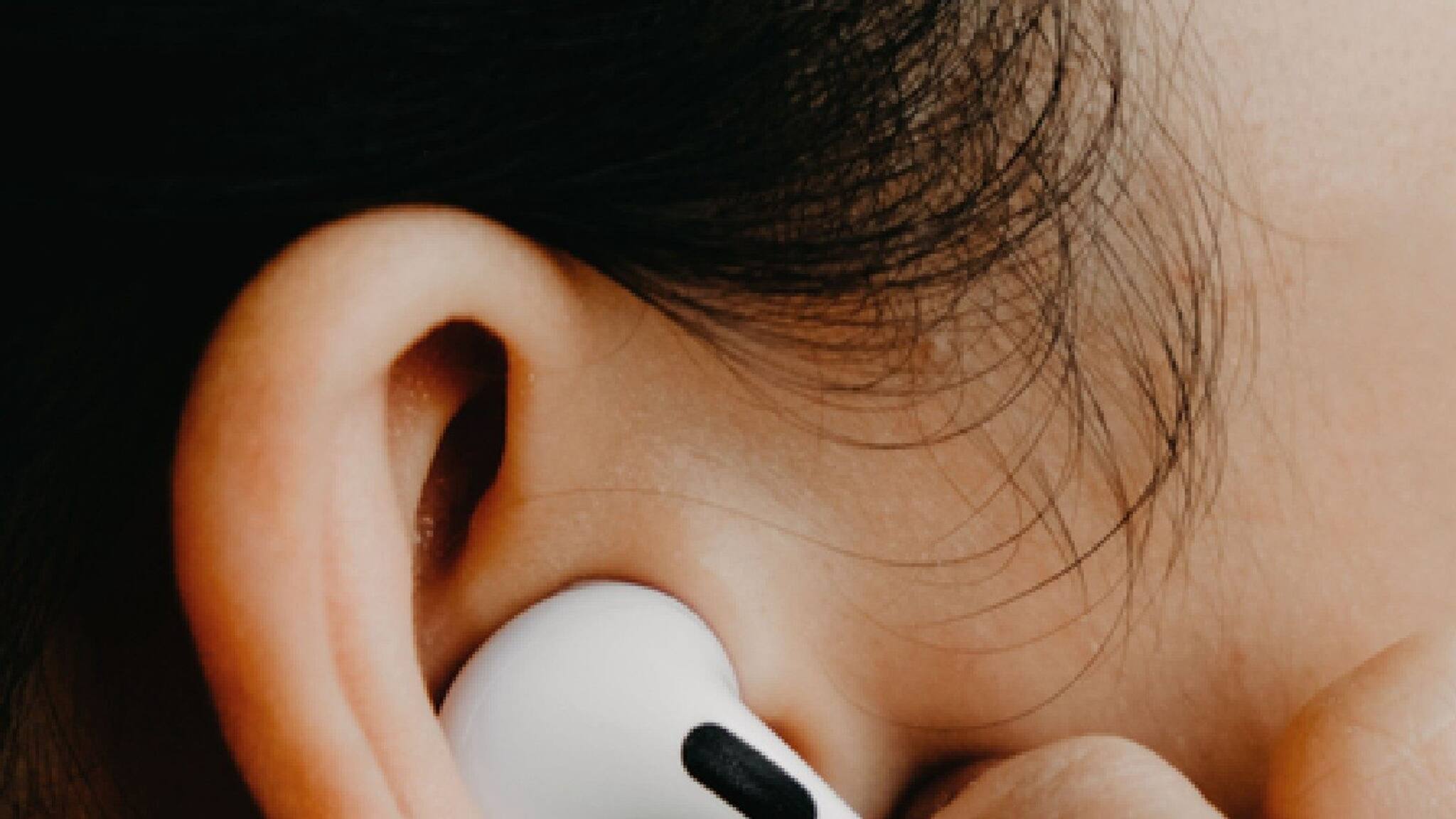 Explained: ভাল মানের হেডফোন বা ইয়ারবাড কিনবেন ভাবছেন? কোন বিষয়ে সব থেকে বেশি খেয়াল রাখতে হবে, জেনে নিন