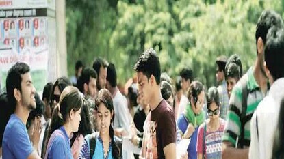 বিশেষজ্ঞদের মতে কাজের ক্ষেত্রে মাতৃভাষার পাশাপাশি ইংরেজিটা শেখাও জরুরি। তাই ছোট থেকেই সেদিকে গুরুত্ব দেওয়া প্রয়োজন। বিশেষজ্ঞদের মতে কাজের ক্ষেত্রে মাতৃভাষার পাশাপাশি ইংরেজিটা শেখাও জরুরি। তাই ছোট থেকেই সেদিকে গুরুত্ব দেওয়া প্রয়োজন।