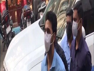 মঙ্গলবার সকালে সিবিআই দফতরে ঢুকছেন দেব। 