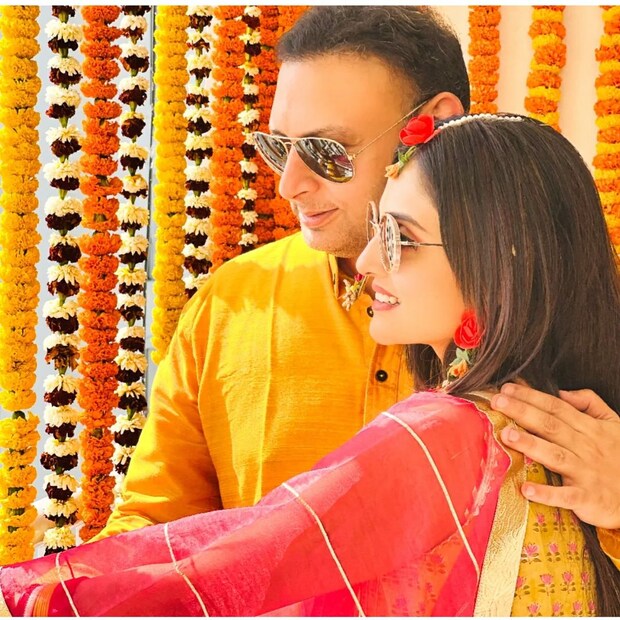 *শ্রীতমার হবু স্বামী দীপাঞ্জন গঙ্গোপাধ্যায় পেশায় নাবিক। তিনি বিশ্বসেরা নাবিকের সম্মান পেয়েছেন নিজের কাজের জন্য। ছবি:ইনস্টাগ্রাম। 