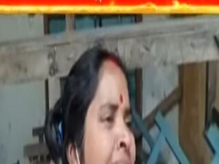 ফুঁপিয়ে কেঁদে ফেললেন প্রার্থী  